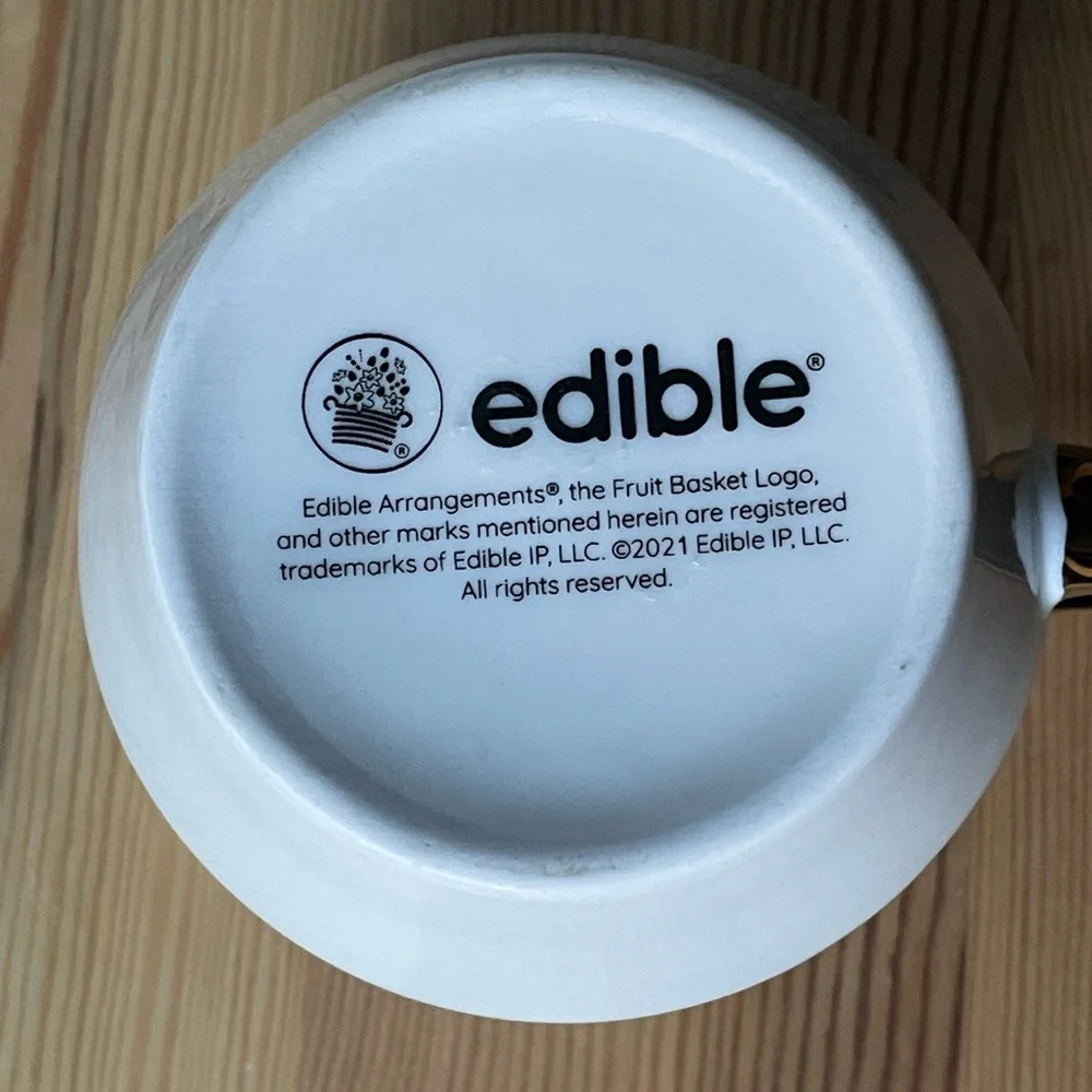 Edible Arrangements Marked Large Cream With Blue Pink Yellow Leaves